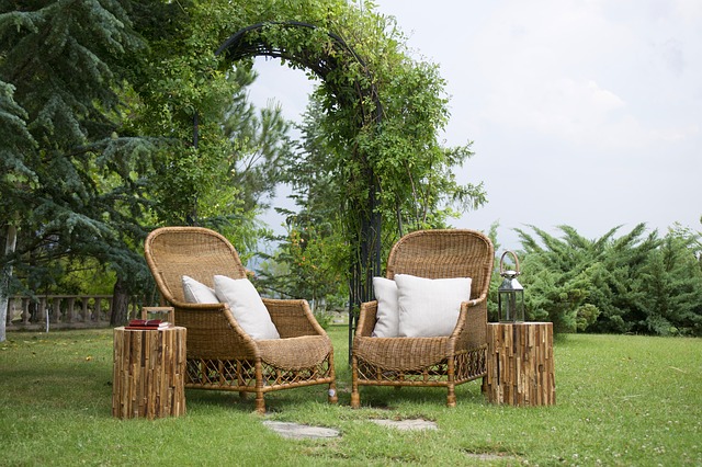 Décoration intérieure et extérieure : misez sur le mobilier en bambou
