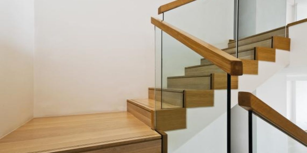 Comment réparer un escalier en bois qui grince ou craque ?