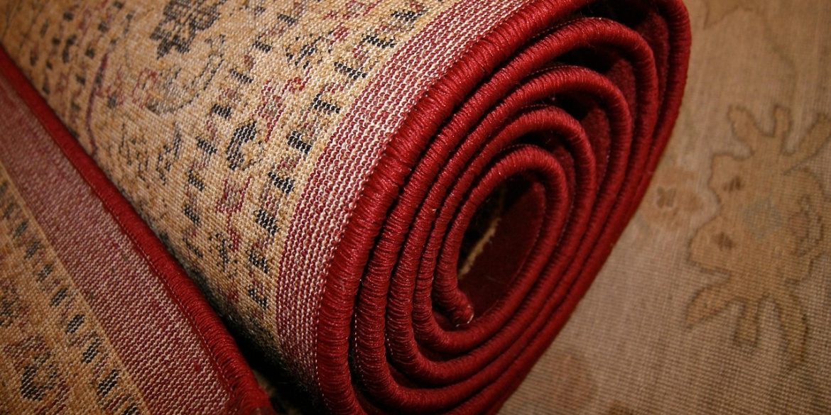 intégration de tapis berbères : alliez tradition et modernité pour un décor unique et chaleureux.
